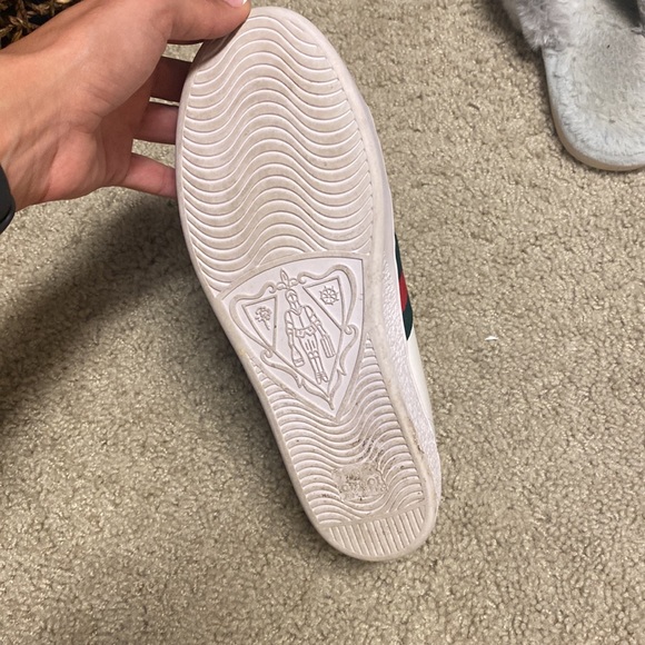 Gucci stud web leather shoes, authentic, worn twice. Original $730 Saks. Size 39 - Picture 3 of 8